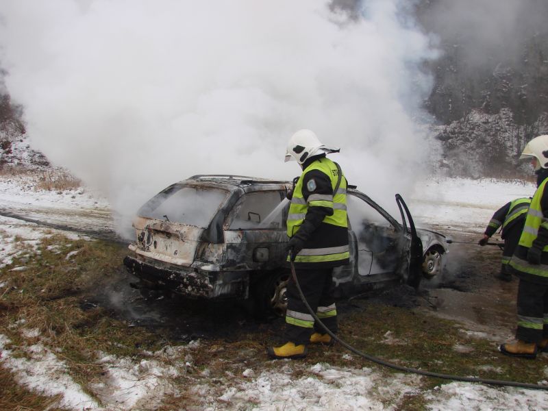 AUTO W PŁOMIENIACH - OSP Swieriawa