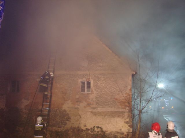 DOM W OGNIU - OSP Swieriawa