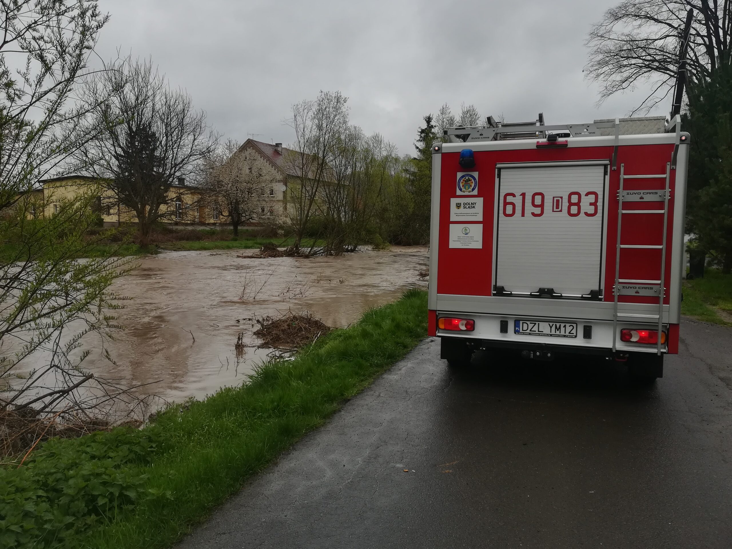 Ulewny deszcz nad regionem - OSP Swieriawa
