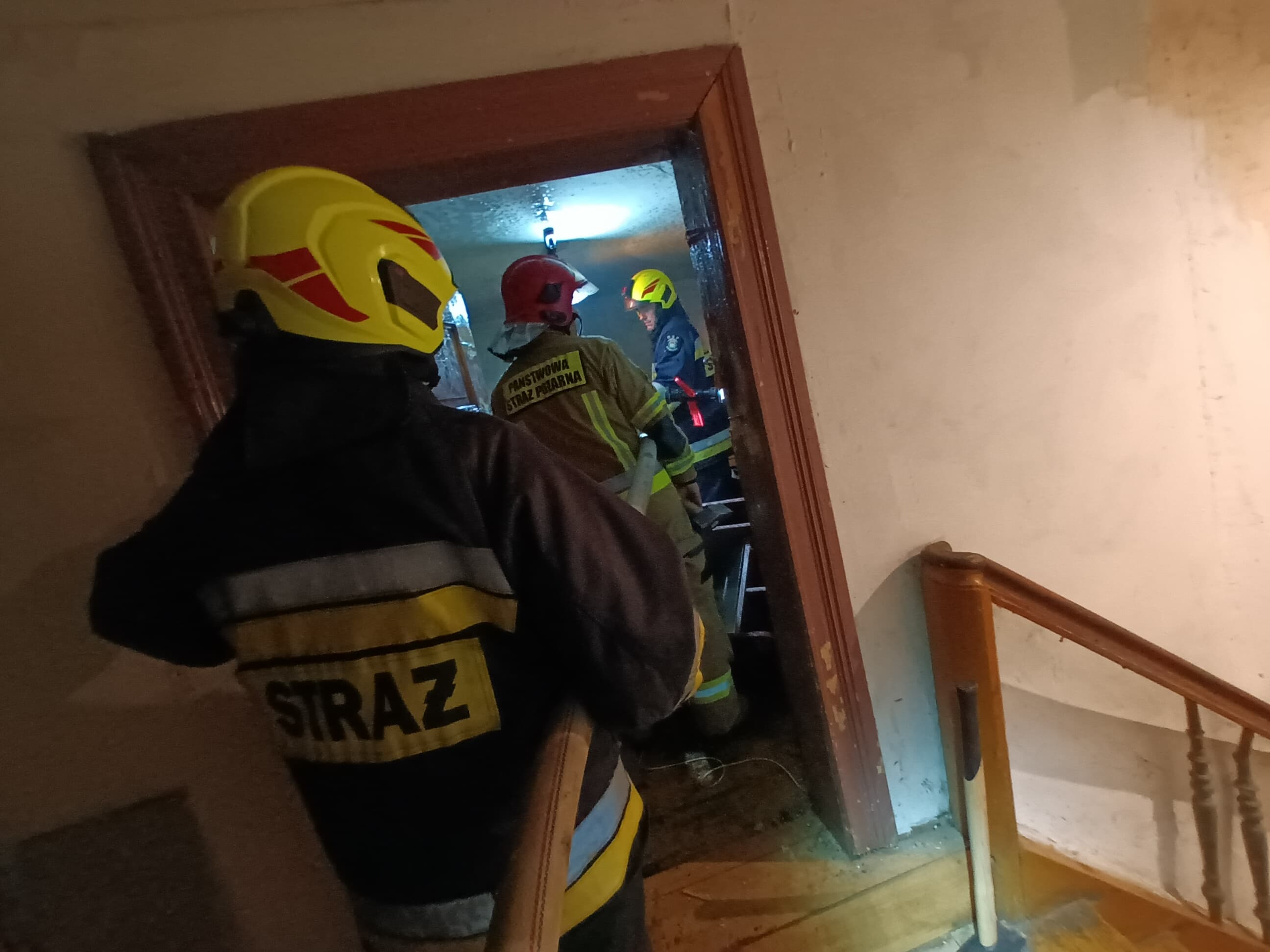 Zagrożenie wybuchem i pomoc w otwarciu mieszkania - OSP Swieriawa