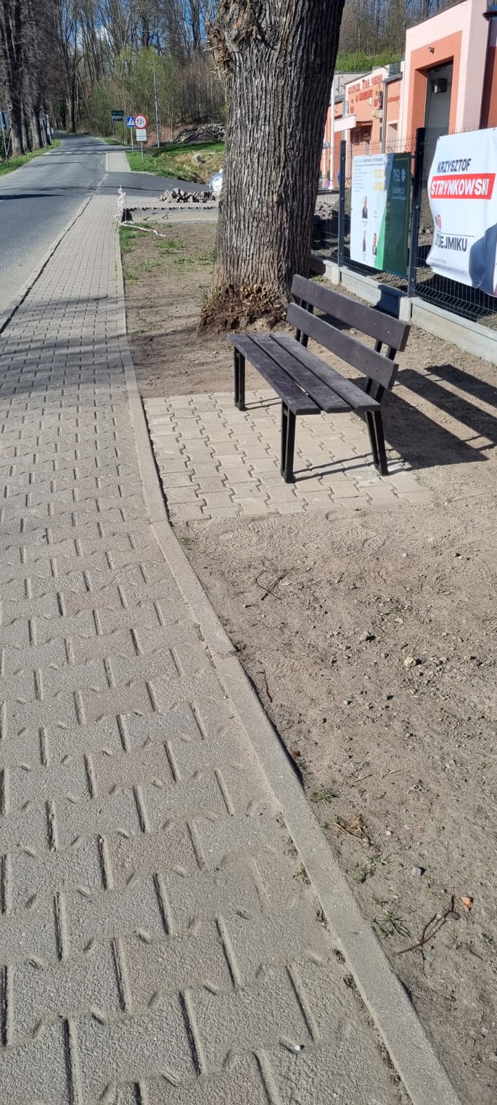 odpoczynek na ławeczce - OSP Swieriawa