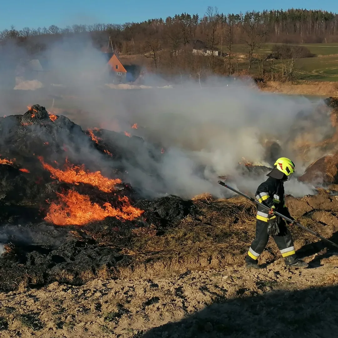 Pożar stogu siana w Sokołowcu - OSP Swieriawa