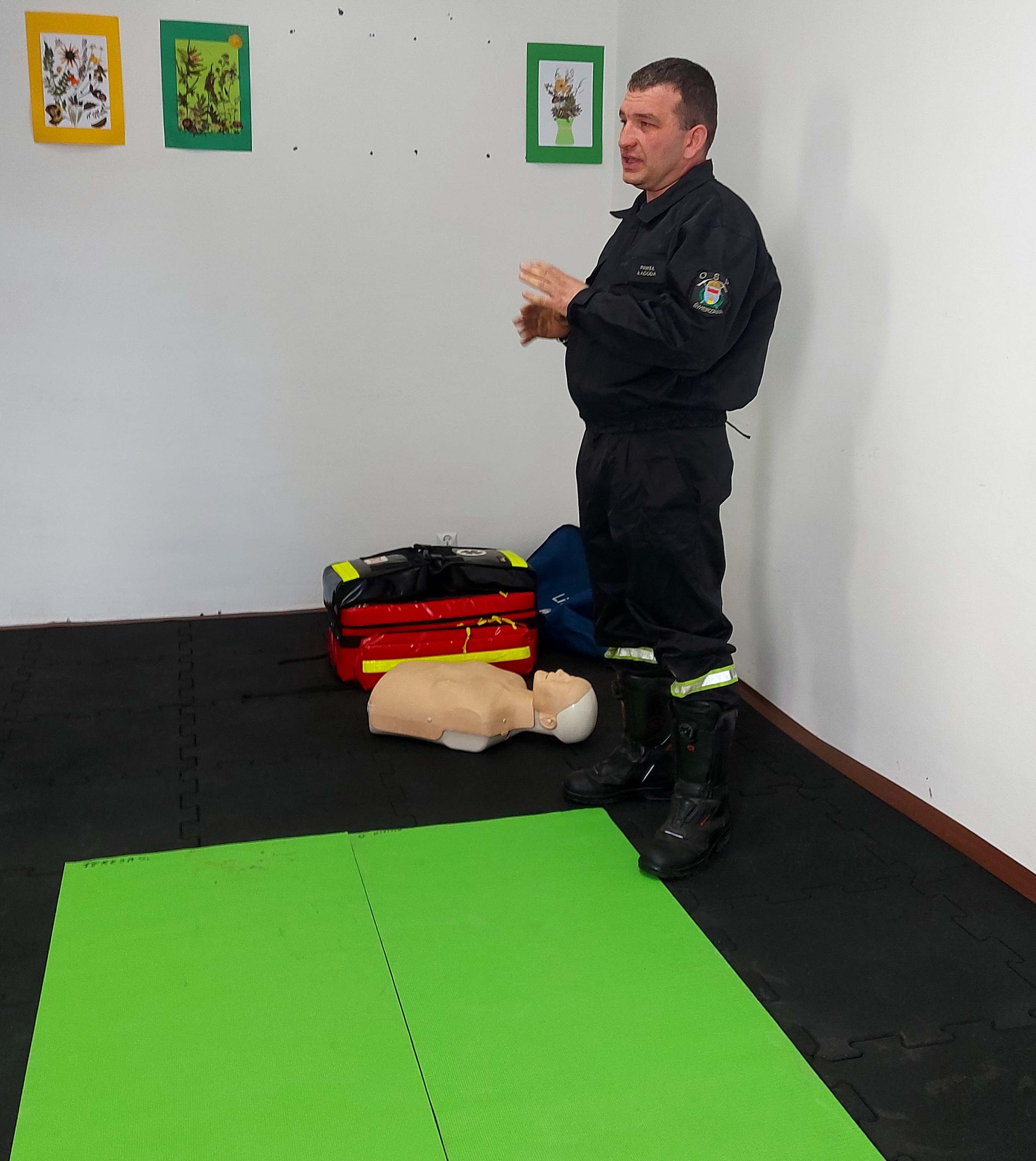 Pierwsza Pomoc Przedmedycza - pokaz w klubie seniora - OSP Swieriawa